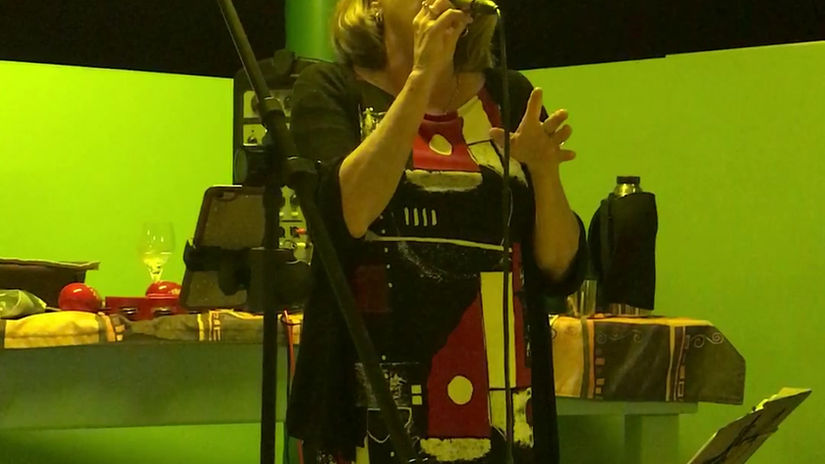 Amanda Jane sings Hallelujah